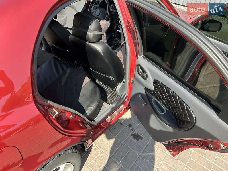 Седан Daewoo Lanos 2004 в Славянске