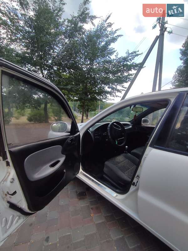 Седан Daewoo Lanos 2005 в Кропивницком