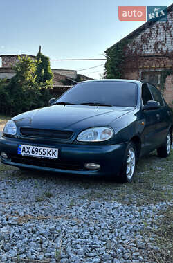 Седан Daewoo Lanos 2001 в Харькове