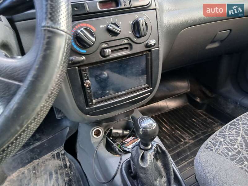Седан Daewoo Lanos 2010 в Харькове