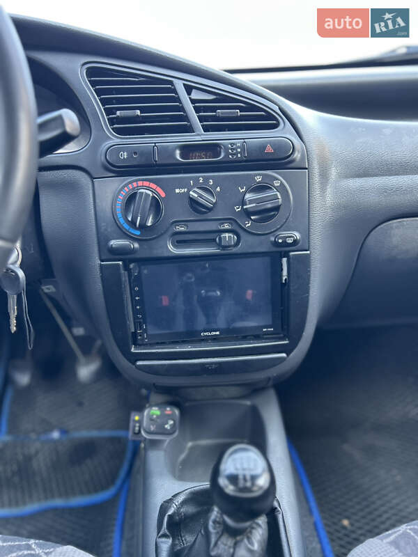 Седан Daewoo Lanos 2004 в Ровно