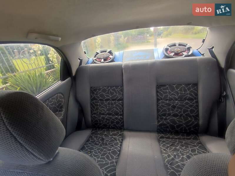 Седан Daewoo Lanos 2004 в Луцке