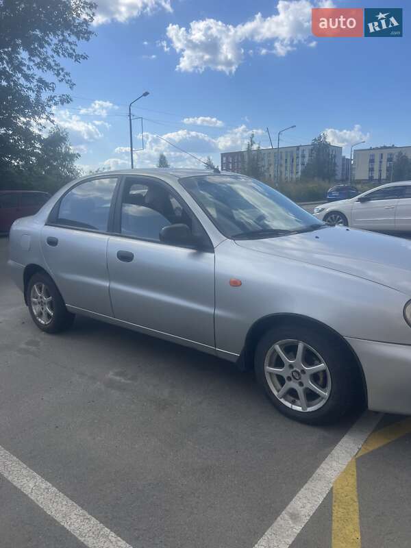 Седан Daewoo Lanos 2004 в Софиевской Борщаговке