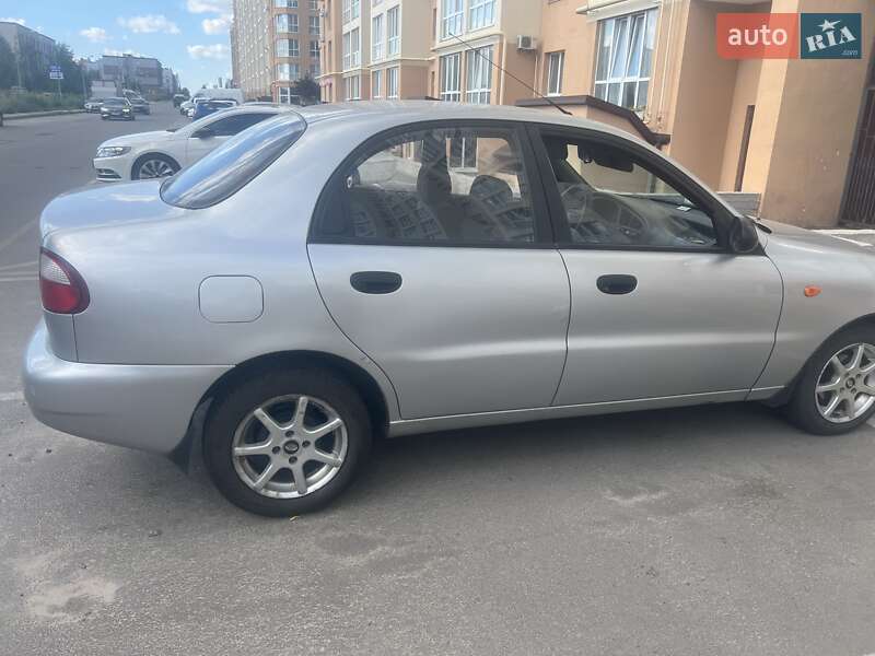 Седан Daewoo Lanos 2004 в Софиевской Борщаговке