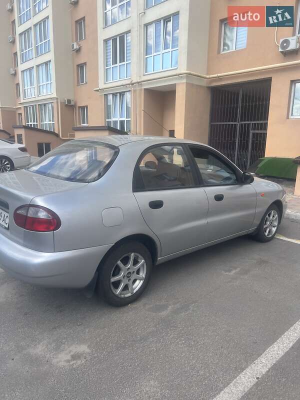 Седан Daewoo Lanos 2004 в Софиевской Борщаговке