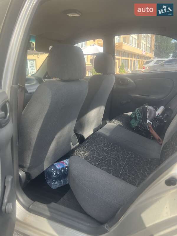 Седан Daewoo Lanos 2004 в Софиевской Борщаговке