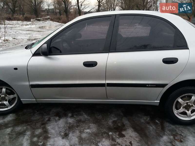 Седан Daewoo Lanos 2005 в Ромнах