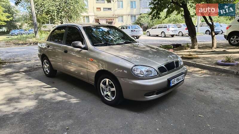 Седан Daewoo Lanos 2008 в Новомосковске