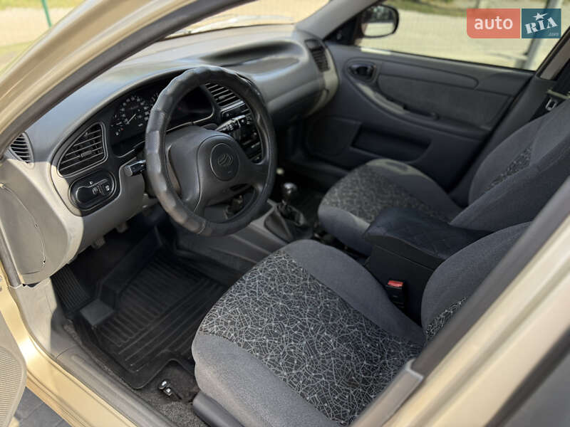 Седан Daewoo Lanos 2011 в Дніпрі