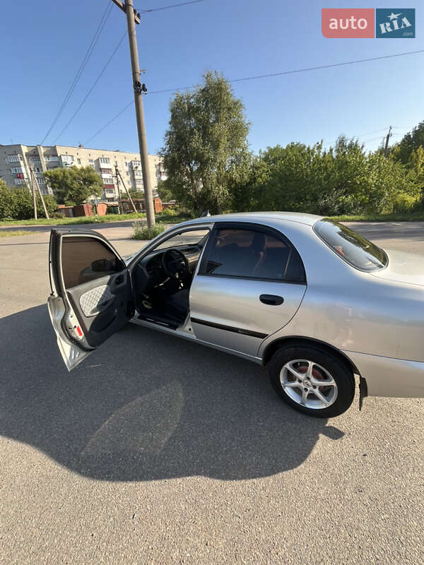Седан Daewoo Lanos 2005 в Коростене