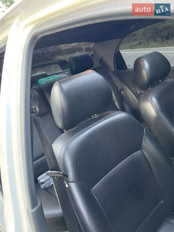Седан Daewoo Lanos 2007 в Славуті