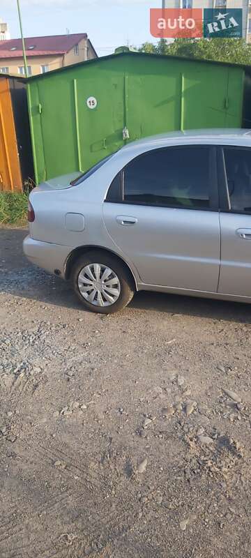 Седан Daewoo Lanos 2004 в Дрогобыче