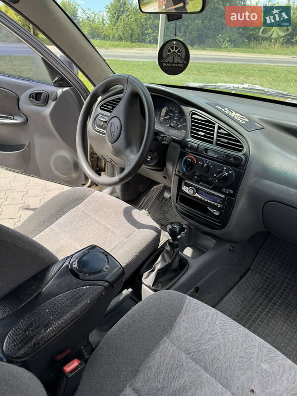 Седан Daewoo Lanos 2004 в Хмельницькому