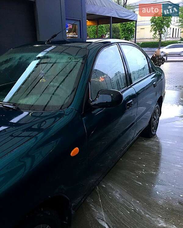 Седан Daewoo Lanos 2004 в Каменском