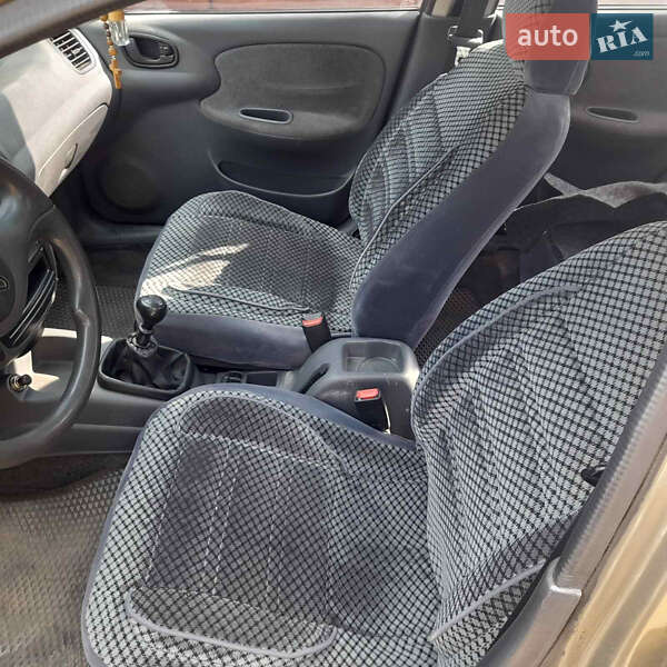 Седан Daewoo Lanos 2005 в Киеве
