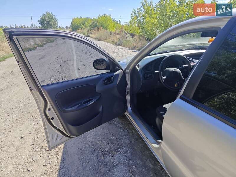 Седан Daewoo Lanos 2000 в Кропивницькому