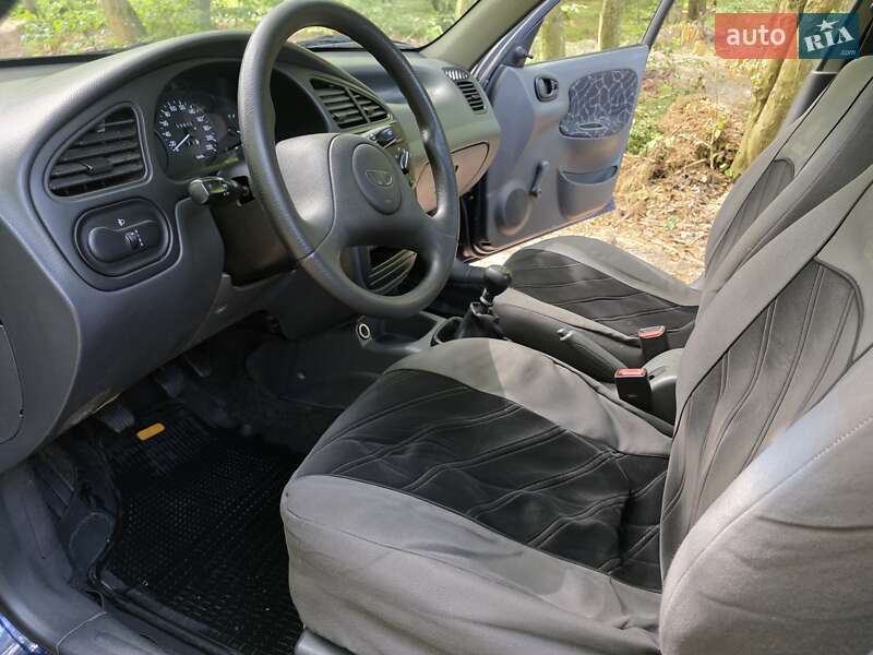Седан Daewoo Lanos 2003 в Львове