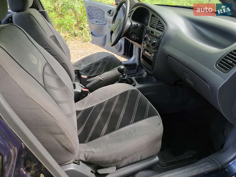 Седан Daewoo Lanos 2003 в Львове