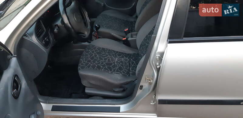 Седан Daewoo Lanos 2003 в Черкассах