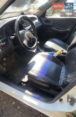 Седан Daewoo Lanos 1998 в 