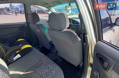 Седан Daewoo Lanos 2010 в Ромнах