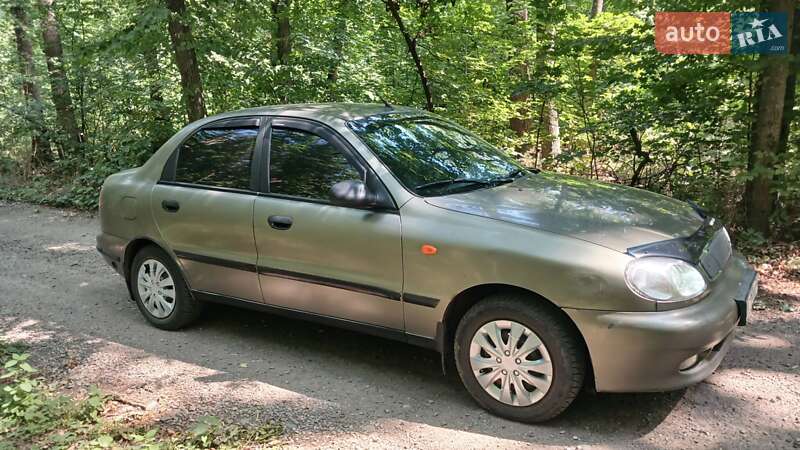 Седан Daewoo Lanos 2004 в Знаменке