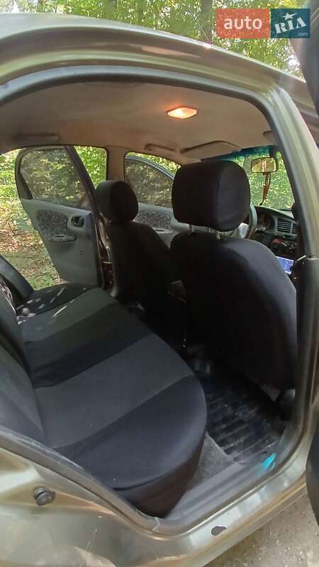 Седан Daewoo Lanos 2004 в Знаменке