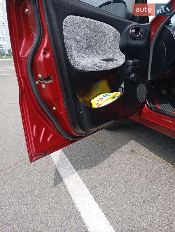 Седан Daewoo Lanos 2004 в Киеве