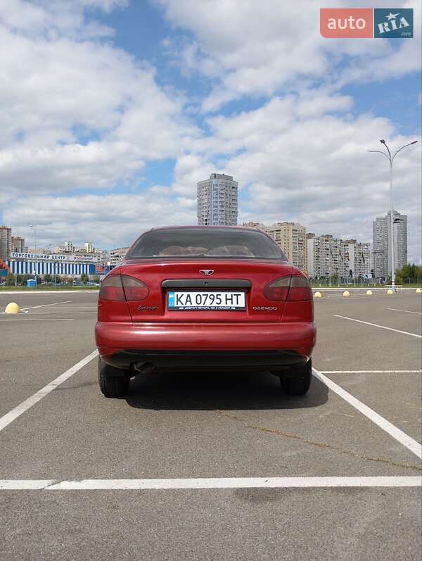 Седан Daewoo Lanos 2004 в Киеве