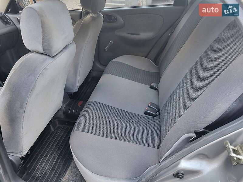 Седан Daewoo Lanos 2008 в Днепре