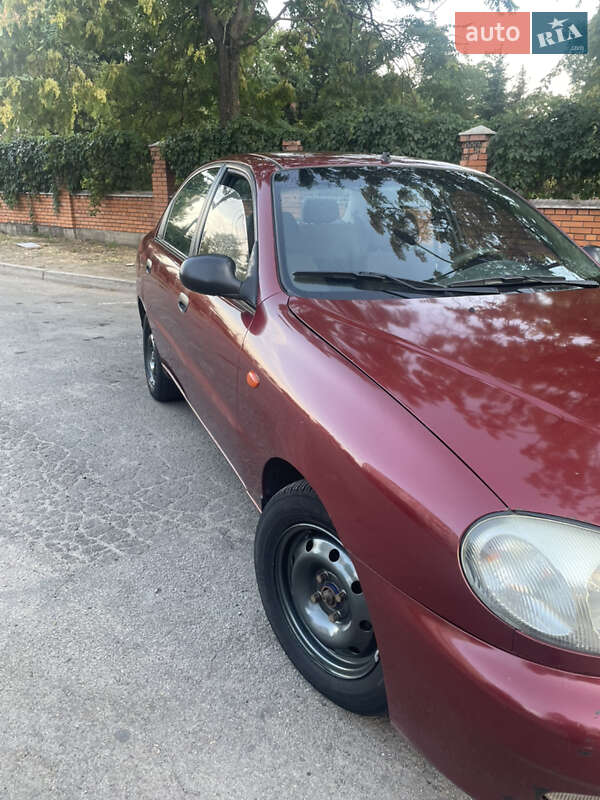 Седан Daewoo Lanos 2003 в Кривом Роге