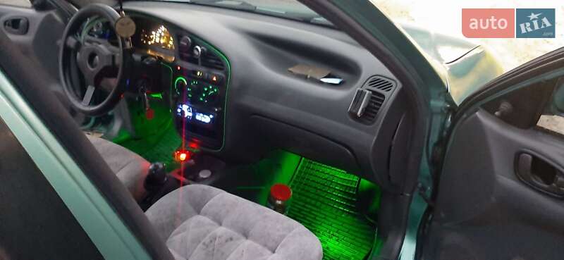 Седан Daewoo Lanos 1998 в Горишних Плавнях