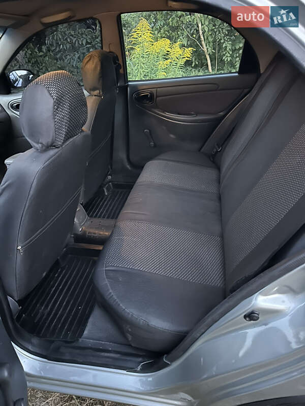Седан Daewoo Lanos 2003 в Золотоноше