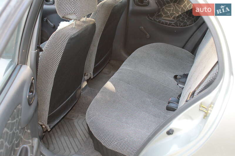 Седан Daewoo Lanos 2004 в Києві
