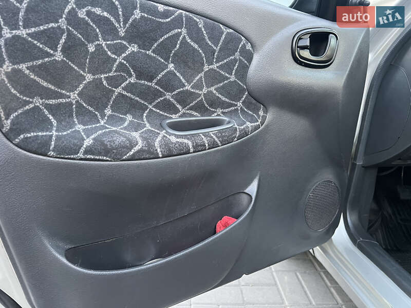 Седан Daewoo Lanos 2003 в Києві