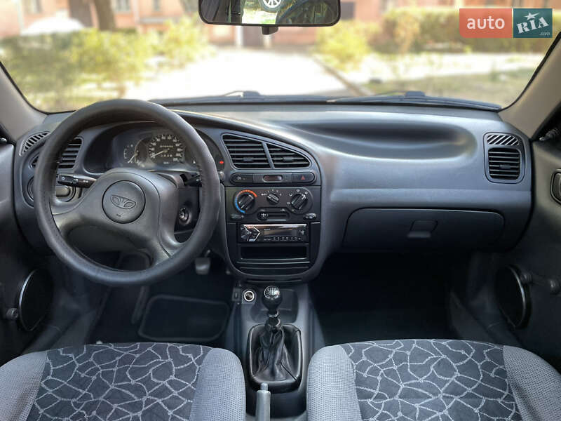 Седан Daewoo Lanos 2002 в Николаеве