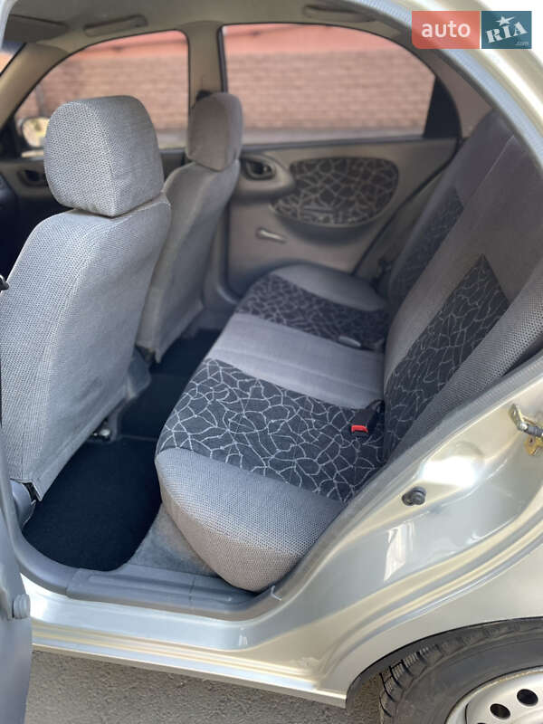 Седан Daewoo Lanos 2002 в Николаеве
