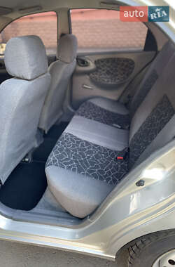Седан Daewoo Lanos 2002 в 