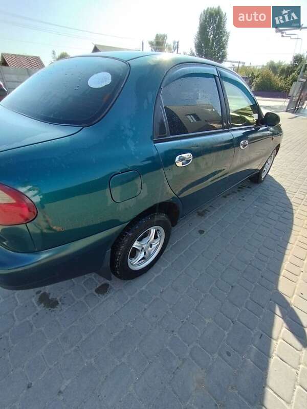 Седан Daewoo Lanos 2002 в Белогорье