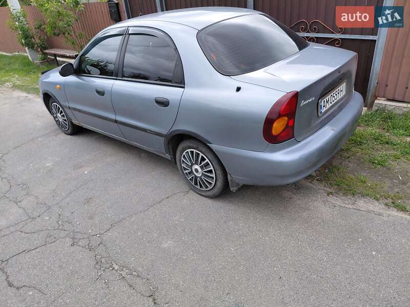 Седан Daewoo Lanos 2006 в Малині