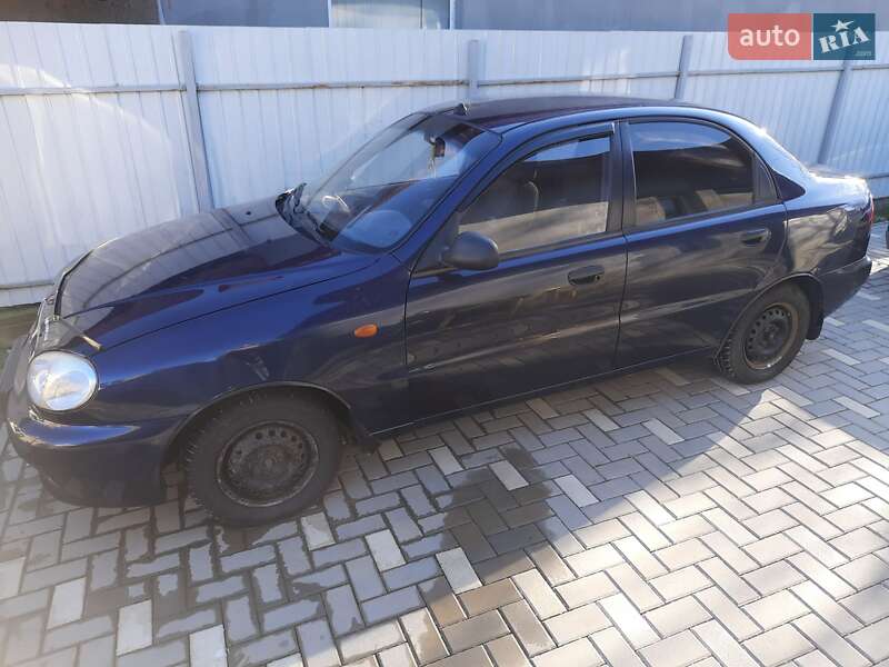 Седан Daewoo Lanos 2003 в Измаиле