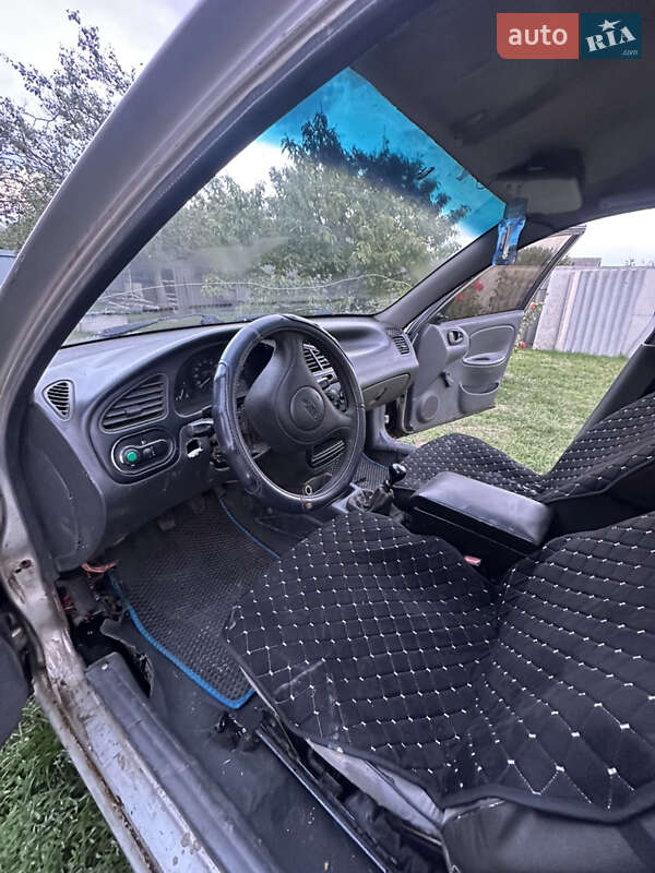 Седан Daewoo Lanos 1998 в Полтаве