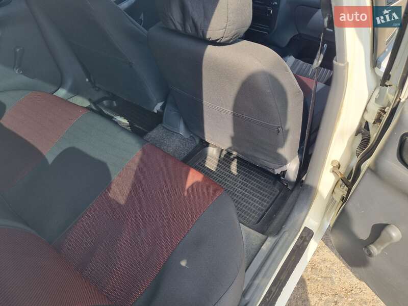 Седан Daewoo Lanos 2001 в Краматорську