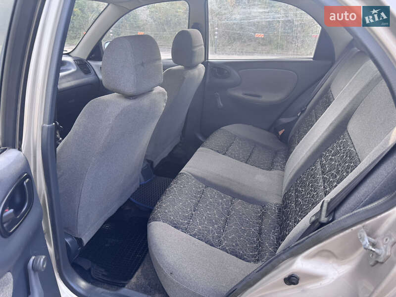 Седан Daewoo Lanos 2008 в Киеве