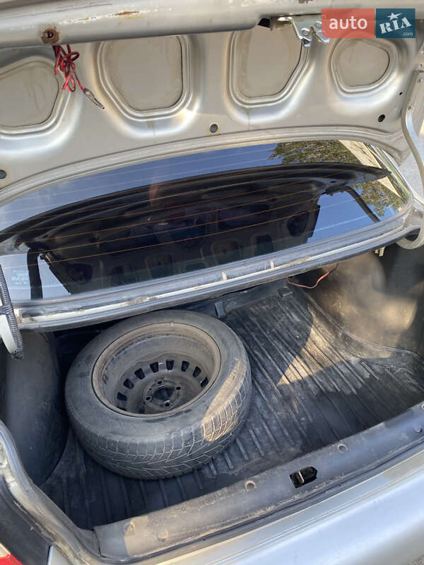 Седан Daewoo Lanos 2002 в Днепре