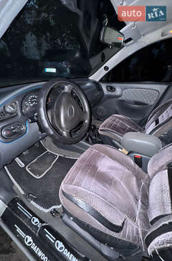 Седан Daewoo Lanos 2002 в 