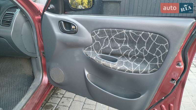 Седан Daewoo Lanos 2003 в Одессе