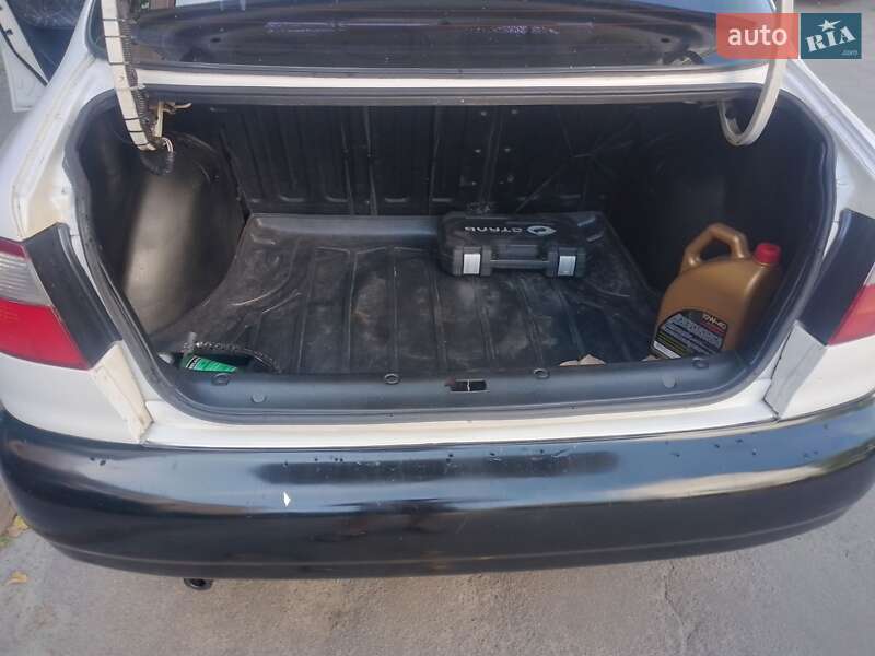 Седан Daewoo Lanos 2002 в Киеве