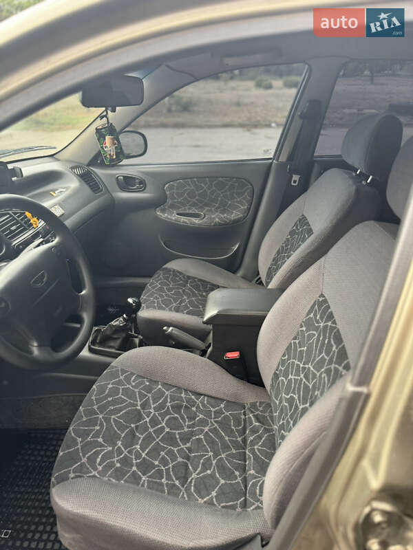 Хэтчбек Daewoo Lanos 2003 в Запорожье