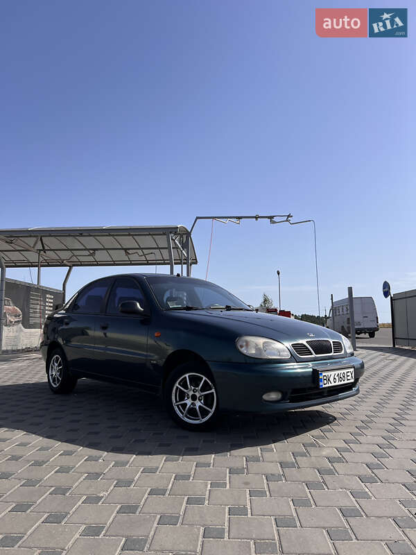 Седан Daewoo Lanos 2003 в Дубровице